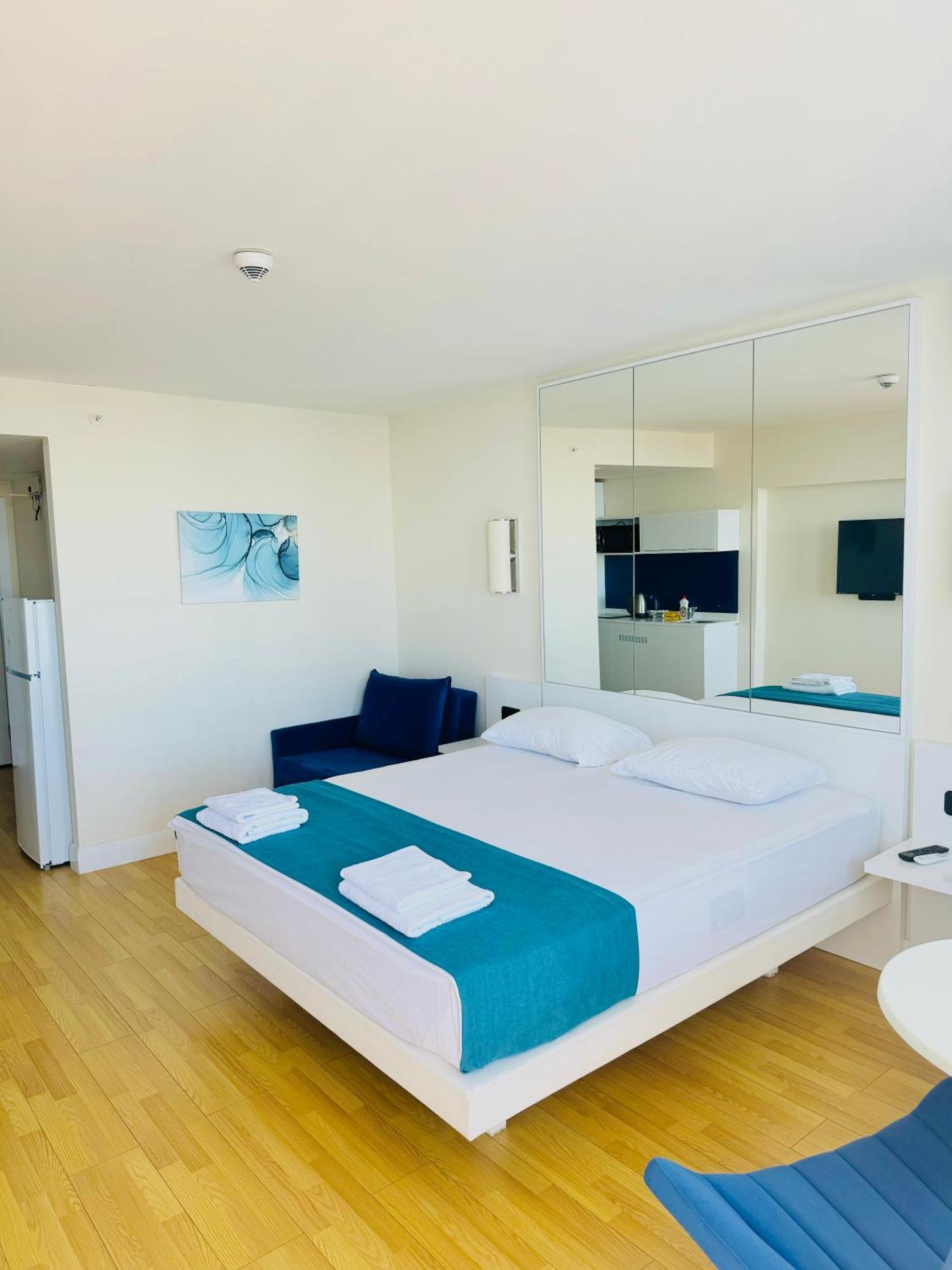 Lux Apartaments Batumi Zewnętrze zdjęcie